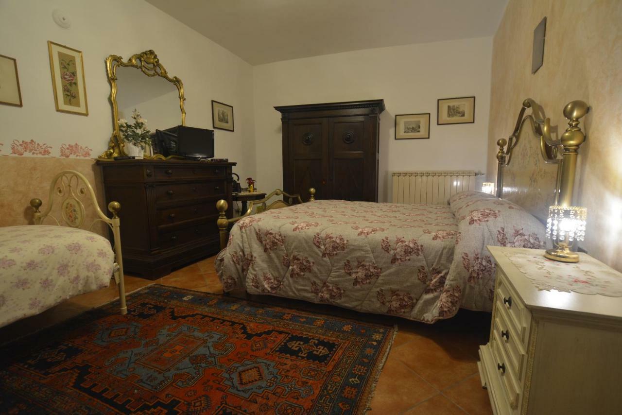 蒙泰穆尔洛Borgo Della Rocca住宿加早餐旅馆 外观 照片
