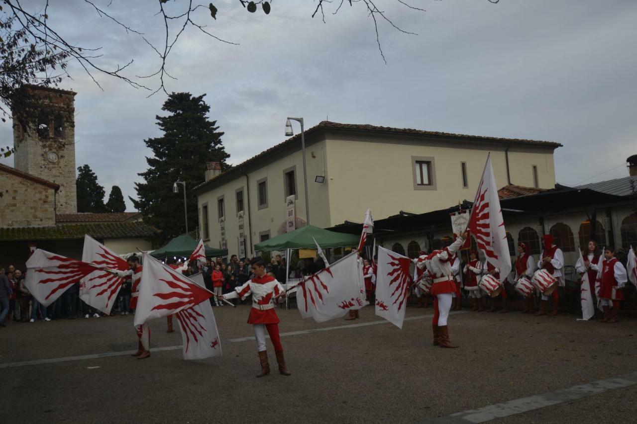 蒙泰穆尔洛Borgo Della Rocca住宿加早餐旅馆 外观 照片